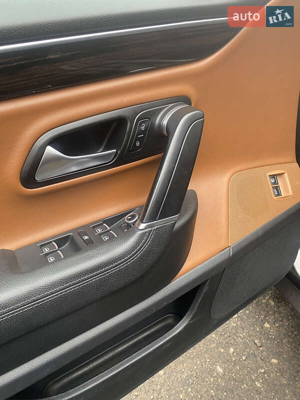 Купе Volkswagen CC / Passat CC 2012 в Киеве