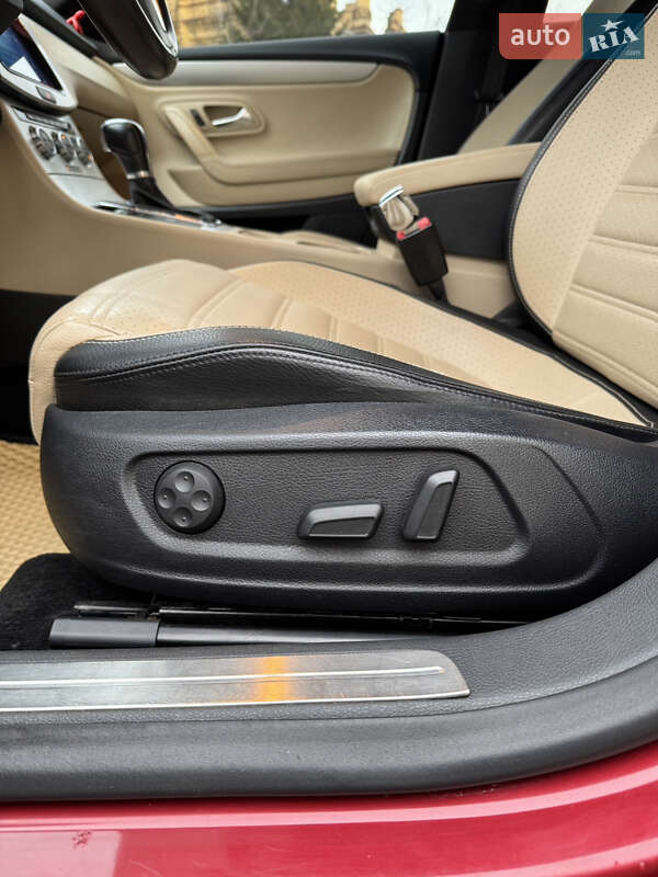 Купе Volkswagen CC / Passat CC 2013 в Києві