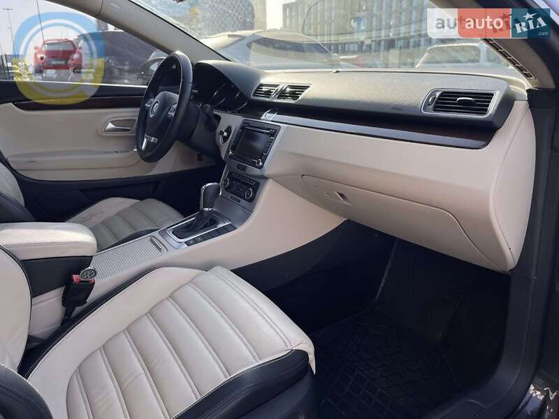 Купе Volkswagen CC / Passat CC 2012 в Киеве