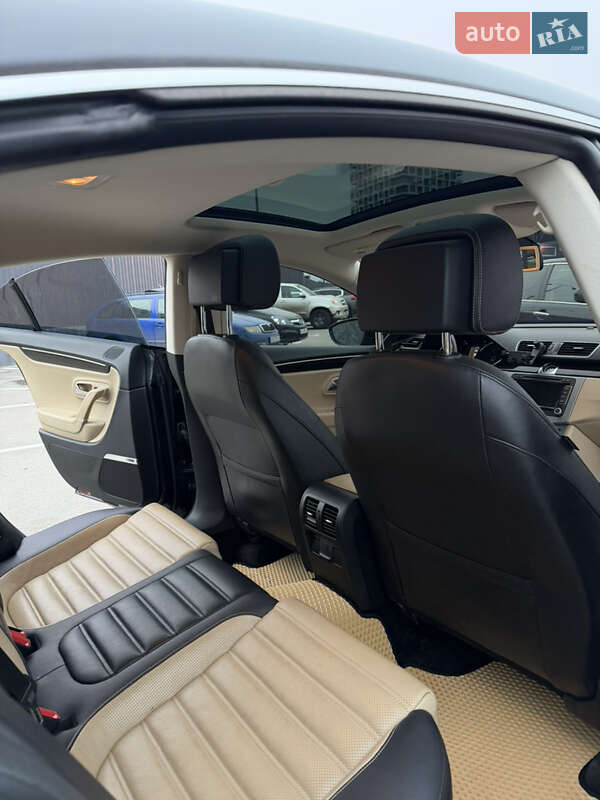 Купе Volkswagen CC / Passat CC 2012 в Києві