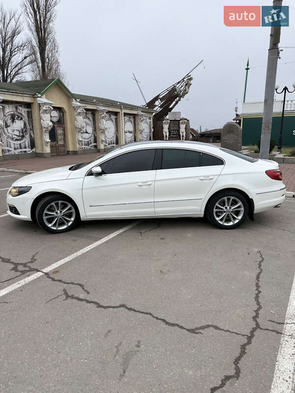 Купе Volkswagen CC / Passat CC 2010 в Киеве