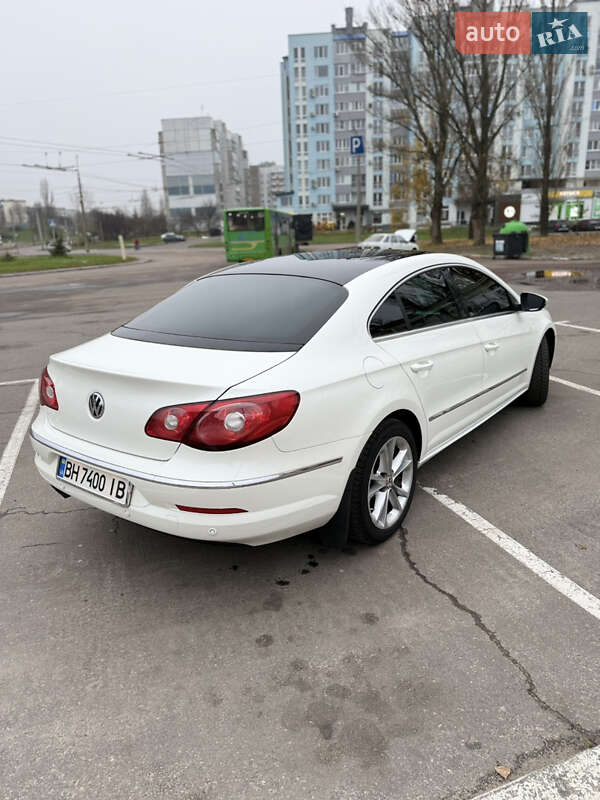Купе Volkswagen CC / Passat CC 2010 в Киеве