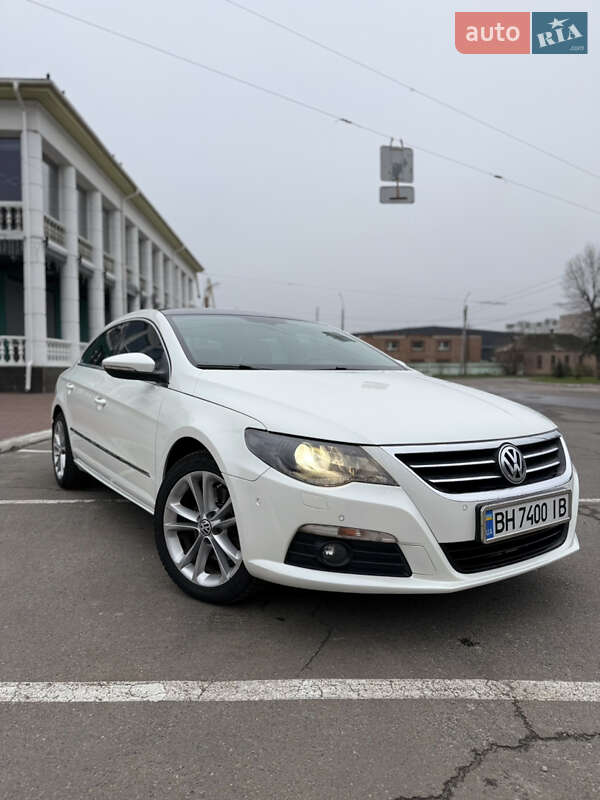Купе Volkswagen CC / Passat CC 2010 в Киеве