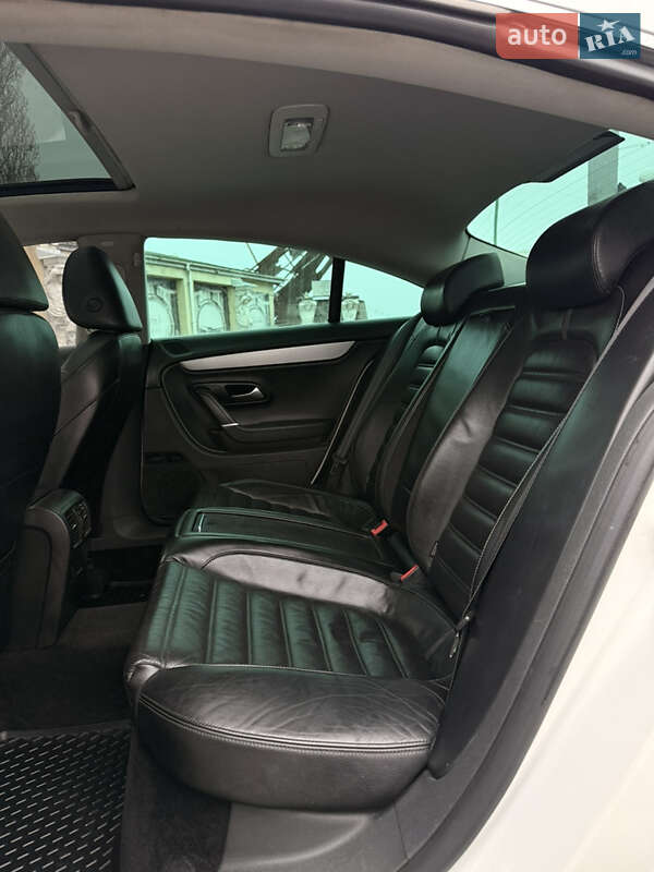 Купе Volkswagen CC / Passat CC 2010 в Киеве