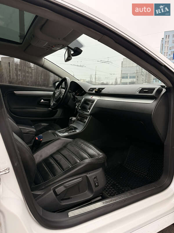 Купе Volkswagen CC / Passat CC 2010 в Киеве