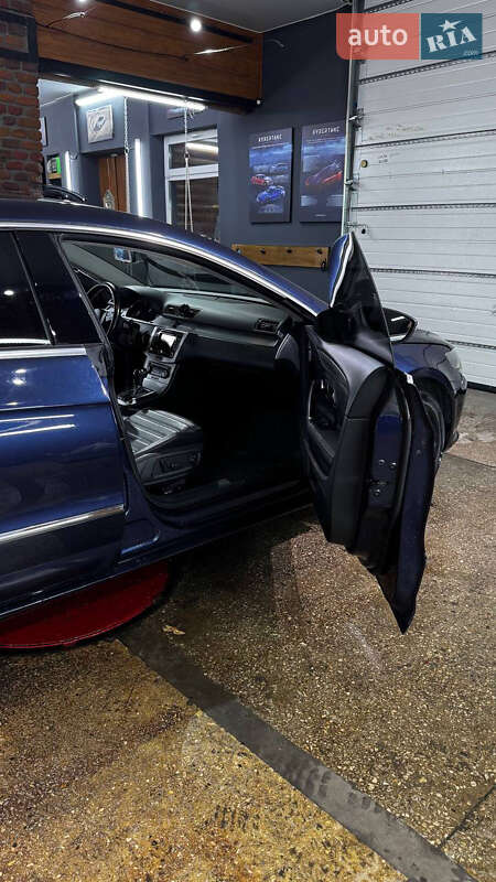 Купе Volkswagen CC / Passat CC 2011 в Дніпрі