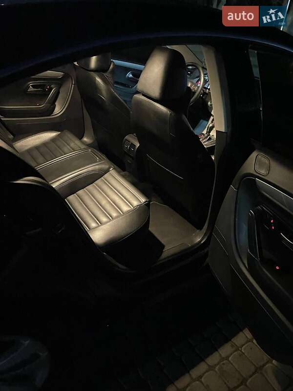 Купе Volkswagen CC / Passat CC 2011 в Львове