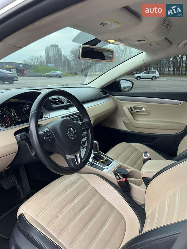 Купе Volkswagen CC / Passat CC 2014 в Киеве