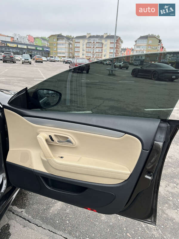 Купе Volkswagen CC / Passat CC 2014 в Киеве