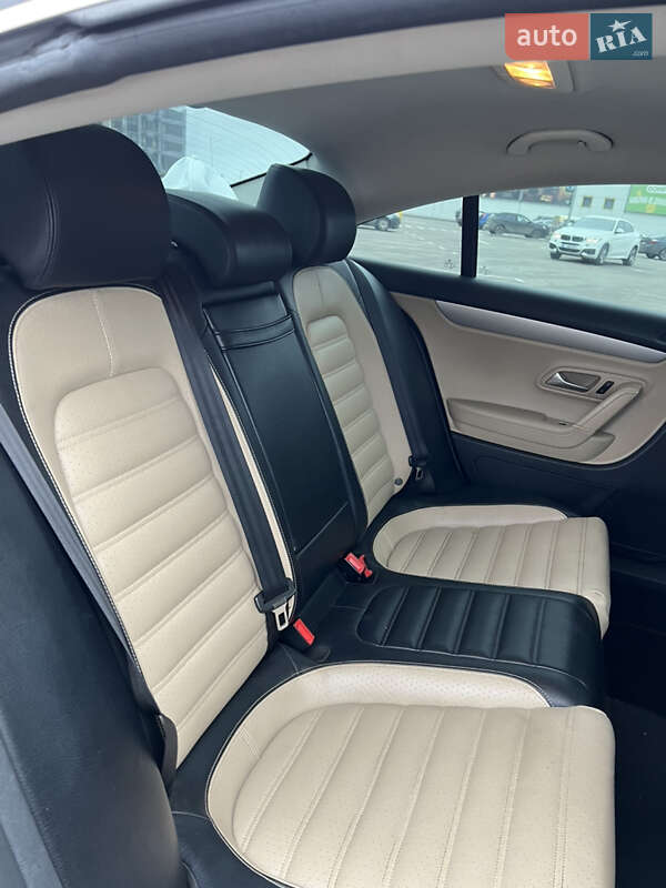 Купе Volkswagen CC / Passat CC 2014 в Киеве