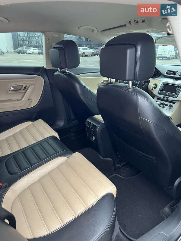 Купе Volkswagen CC / Passat CC 2014 в Киеве