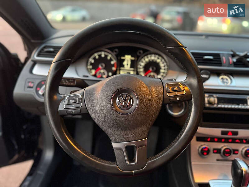Купе Volkswagen CC / Passat CC 2015 в Києві