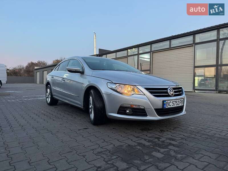 Купе Volkswagen CC / Passat CC 2009 в Львове