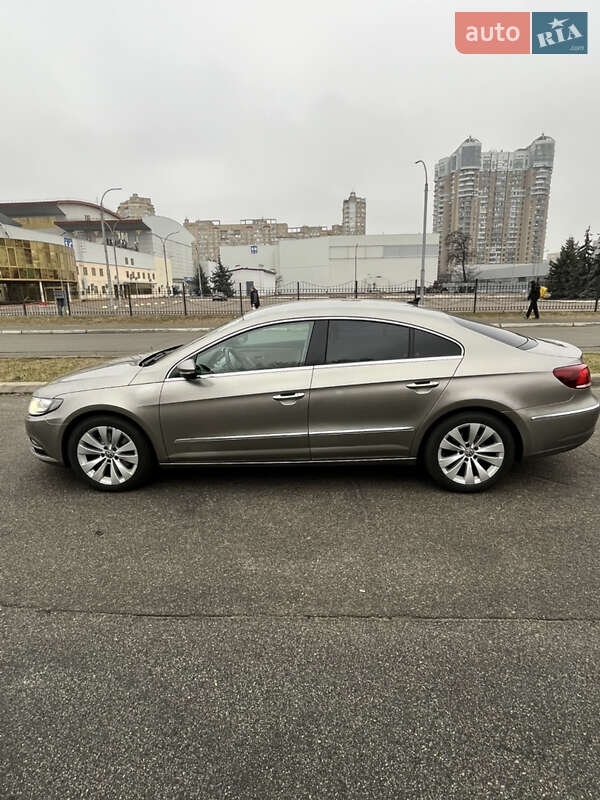 Купе Volkswagen CC / Passat CC 2012 в Києві