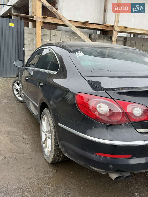 Купе Volkswagen CC / Passat CC 2010 в Ужгороді