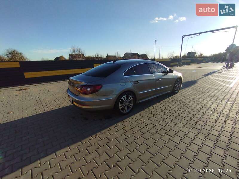 Купе Volkswagen CC / Passat CC 2010 в Липовце