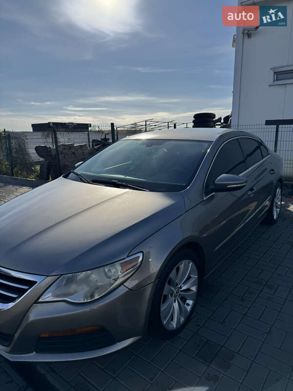 Купе Volkswagen CC / Passat CC 2011 в Краматорске