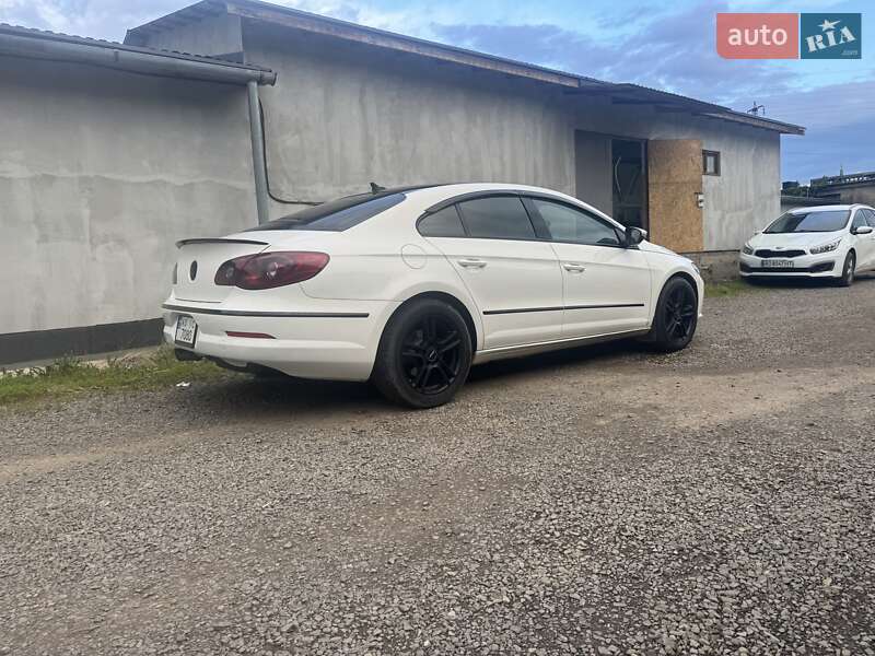 Купе Volkswagen CC / Passat CC 2011 в Ужгороде