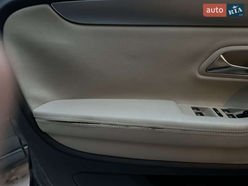 Купе Volkswagen CC / Passat CC 2011 в Днепре