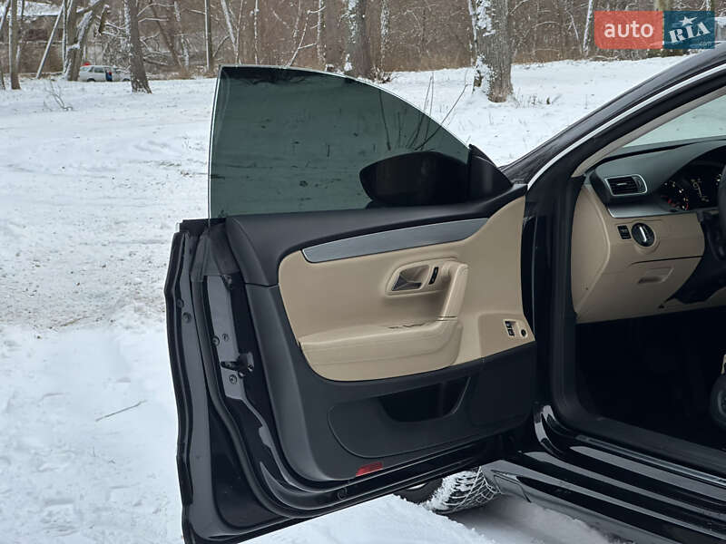 Купе Volkswagen CC / Passat CC 2013 в Чернігові