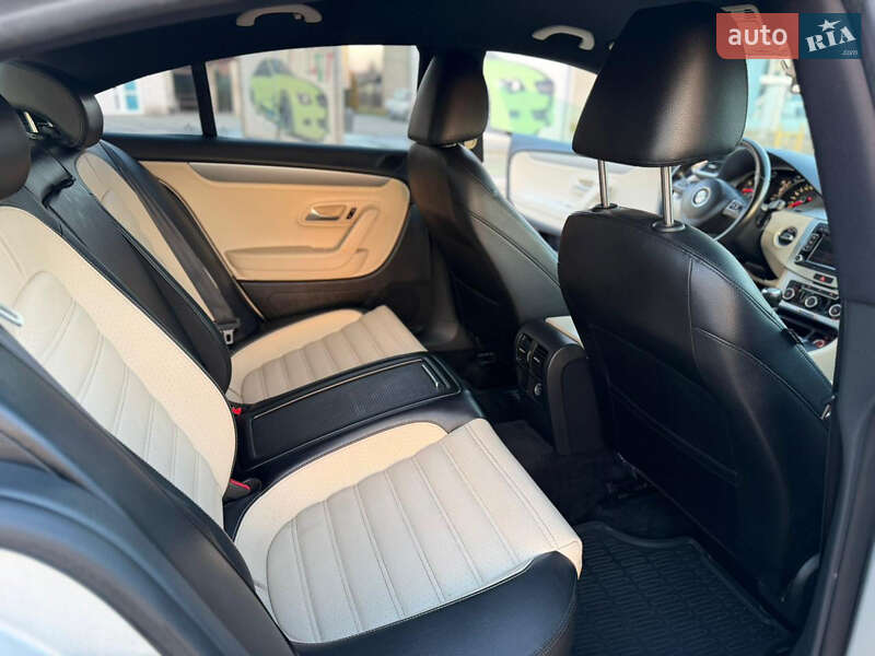 Купе Volkswagen CC / Passat CC 2011 в Хусте