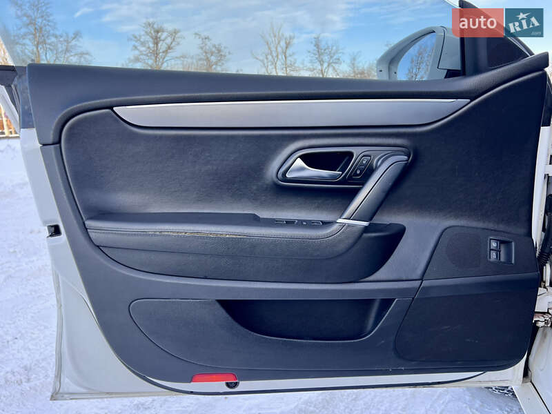 Купе Volkswagen CC / Passat CC 2012 в Тернополі