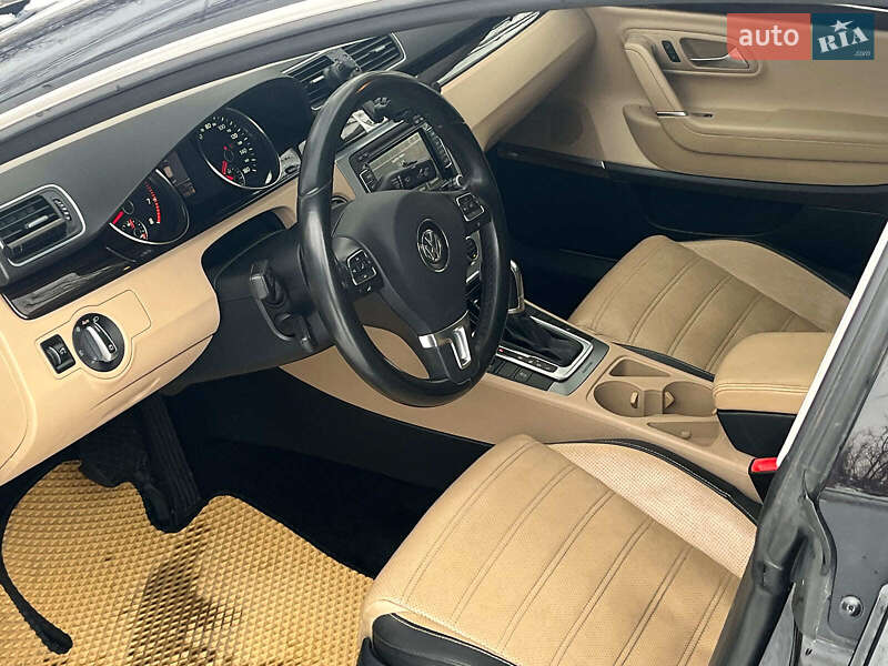 Купе Volkswagen CC / Passat CC 2012 в Києві