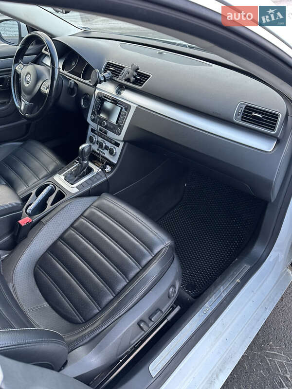 Купе Volkswagen CC / Passat CC 2015 в Львове