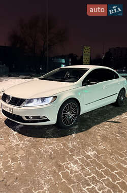 Купе Volkswagen CC / Passat CC 2016 в Киеве