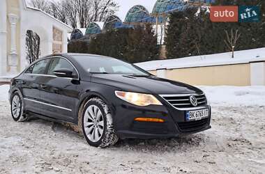 Купе Volkswagen CC / Passat CC 2010 в Острозі