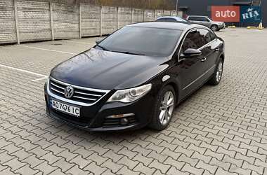 Купе Volkswagen CC / Passat CC 2010 в Ужгороде