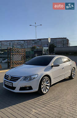 Купе Volkswagen CC / Passat CC 2010 в Сумах