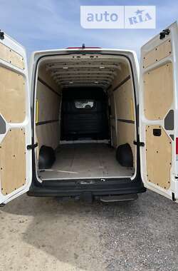 Грузовой фургон Volkswagen Crafter 2018 в 