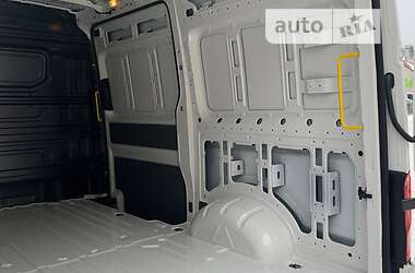 Грузовой фургон Volkswagen Crafter 2022 в 