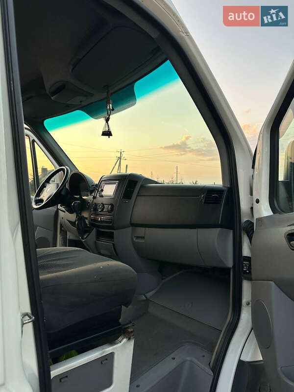 Вантажопасажирський фургон Volkswagen Crafter 2009 в Львові