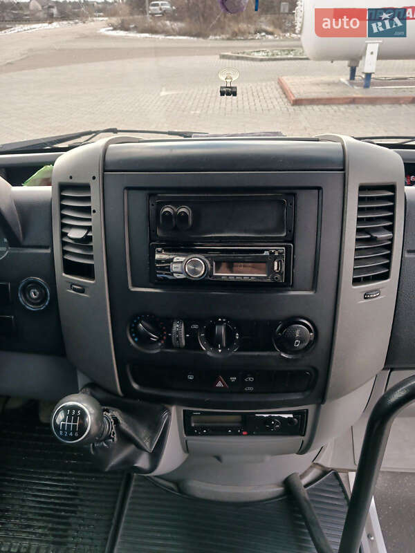 Пригородный автобус Volkswagen Crafter 2012 в Киеве