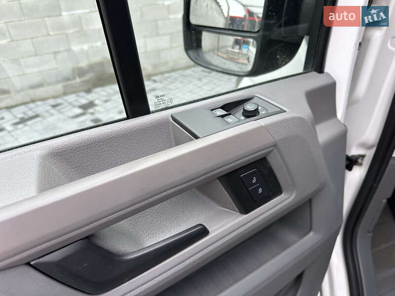 Грузопассажирский фургон Volkswagen Crafter 2018 в Ровно