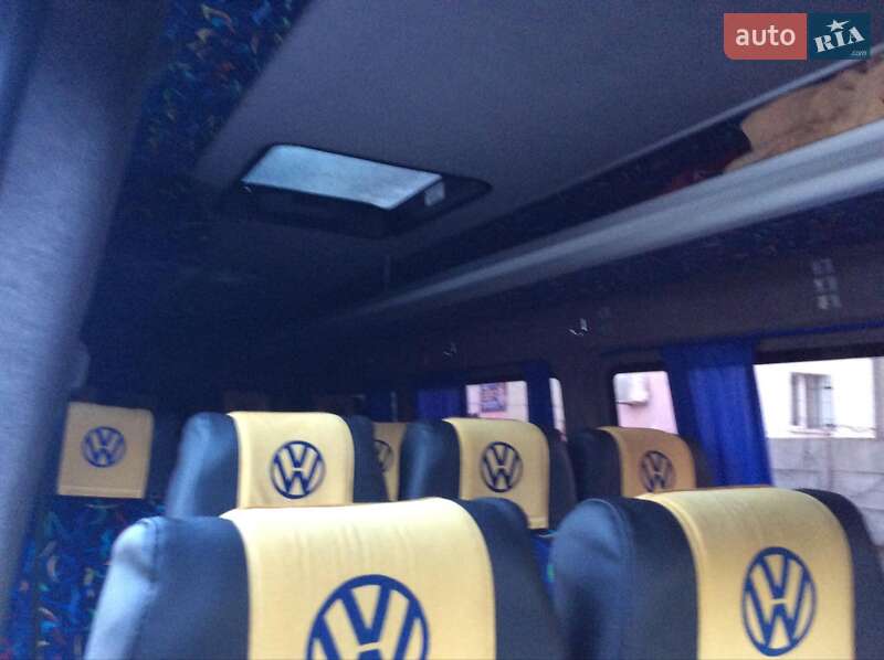 Туристический / Междугородний автобус Volkswagen Crafter 2010 в Виннице
