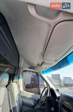 Грузовой фургон Volkswagen Crafter 2012 в 
