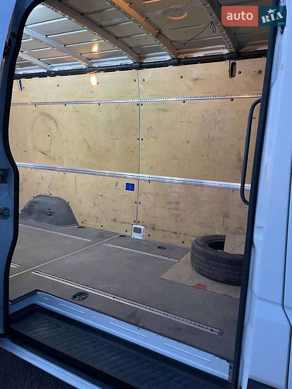 Грузовой фургон Volkswagen Crafter 2016 в Овруче
