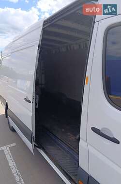 Грузовой фургон Volkswagen Crafter 2013 в 