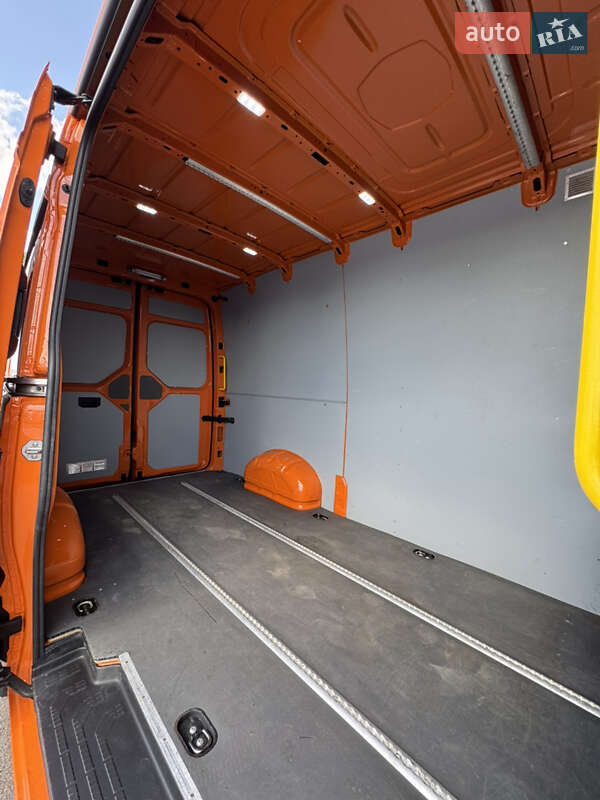 Вантажний фургон Volkswagen Crafter 2021 в Києві