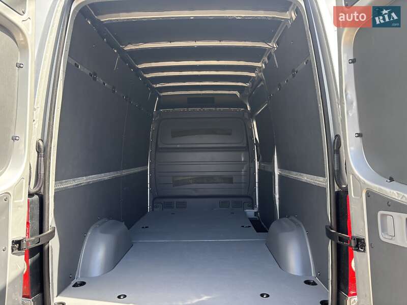 Грузовой фургон Volkswagen Crafter 2016 в Нововолынске