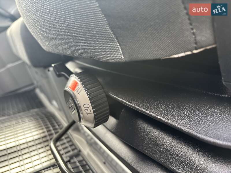 Грузовой фургон Volkswagen Crafter 2016 в Нововолынске