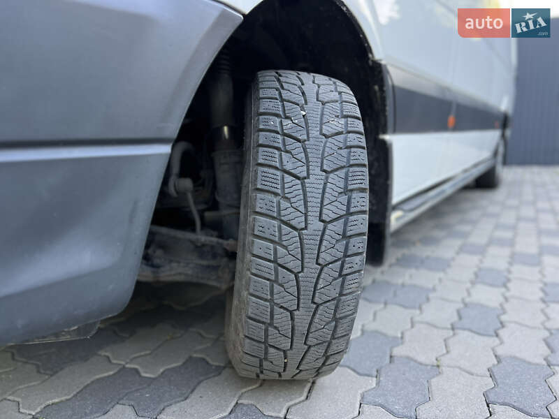 Грузовой фургон Volkswagen Crafter 2014 в Черновцах