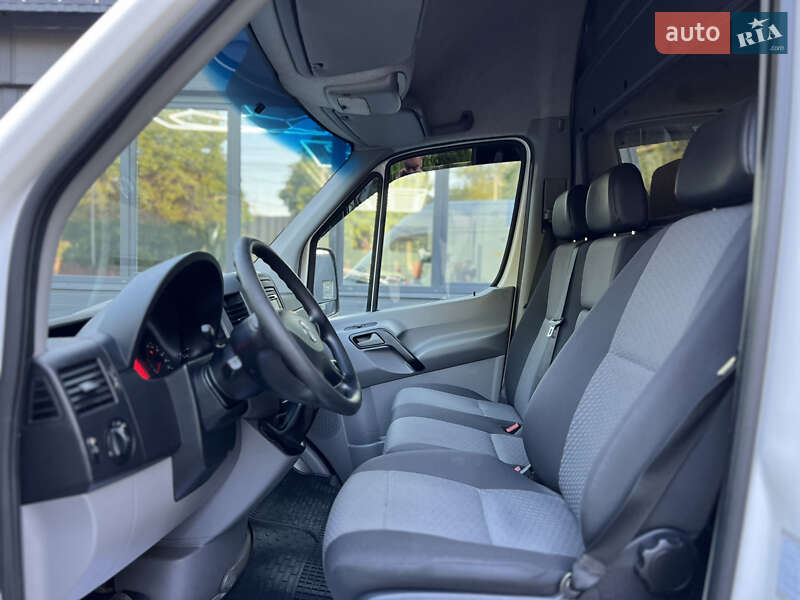 Грузовой фургон Volkswagen Crafter 2014 в Черновцах