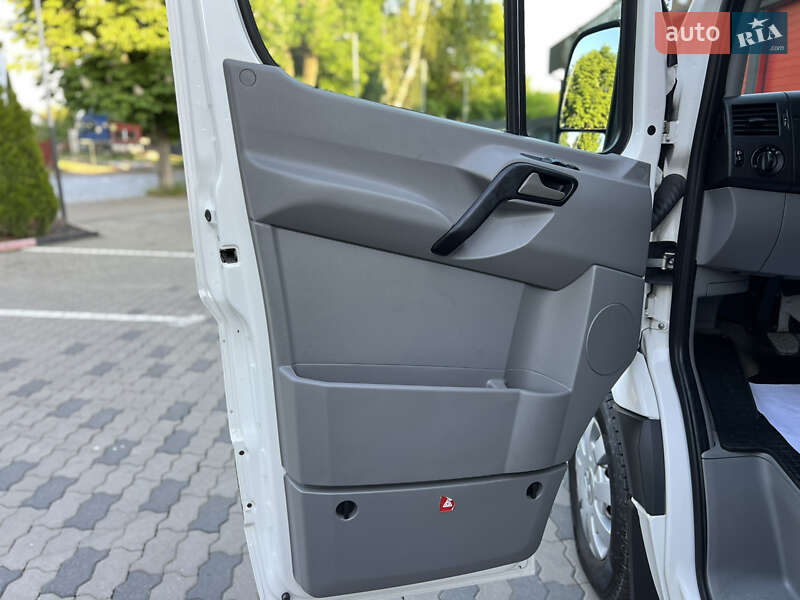 Грузовой фургон Volkswagen Crafter 2014 в Черновцах