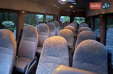 Пригородный автобус Volkswagen Crafter 2010 в 