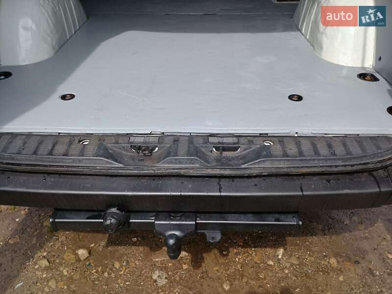 Грузовой фургон Volkswagen Crafter 2006 в Дрогобыче