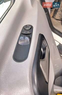 Грузовой фургон Volkswagen Crafter 2012 в 